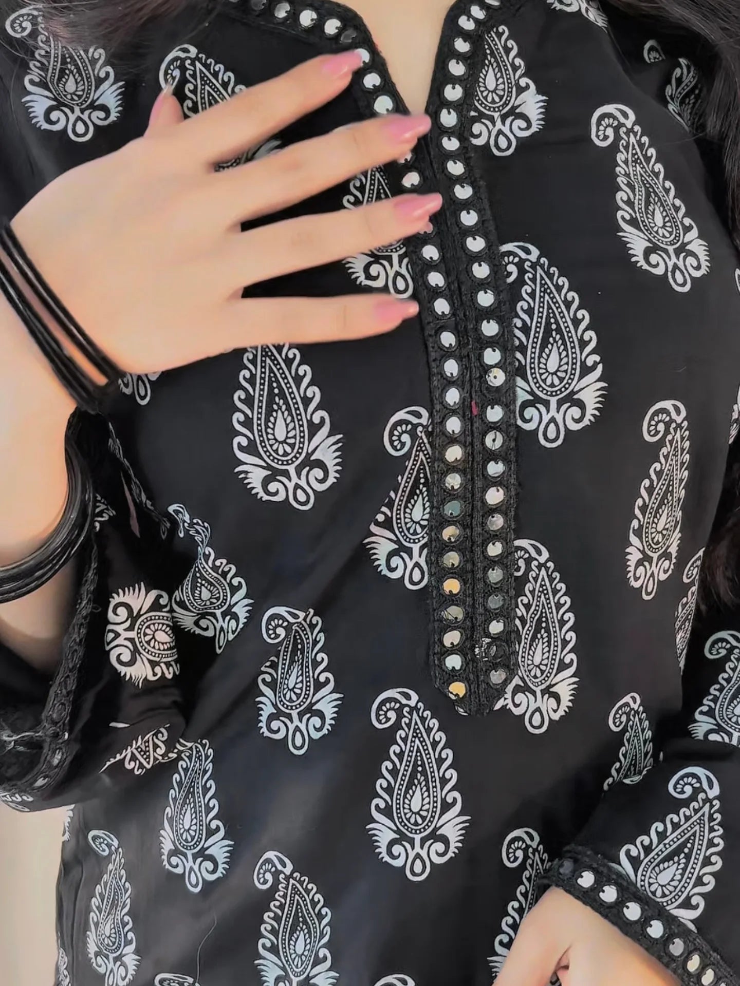 MAHRO FARSHI 2PC – Premium Printed Cotton Suit