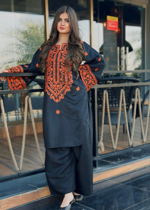 Zouq Embroidered – 2pc suit